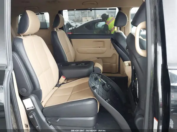 KNDMB5C15K6514939 2019 KIA SEDONA - Image 8