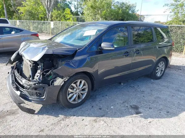 KNDMB5C15K6534253 2019 KIA SEDONA - Image 2