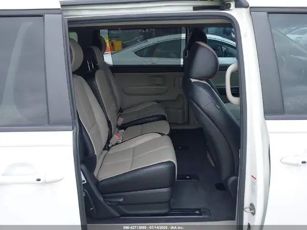 KNDMB5C15K6537315 2019 KIA SEDONA - Image 8