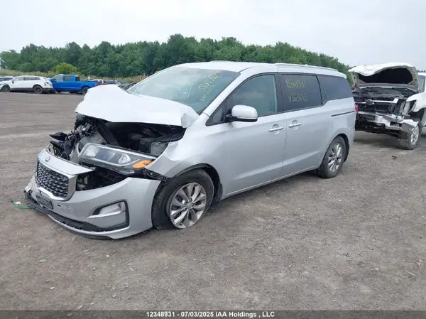 KNDMB5C15L6565195 2020 KIA SEDONA - Image 2