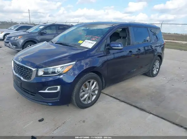 KNDMB5C15L6580831 2020 KIA SEDONA - Image 2