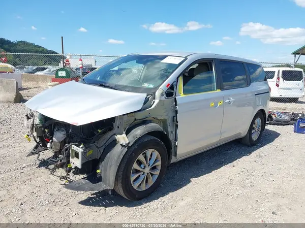 KNDMB5C15L6582319 2020 KIA SEDONA - Image 2