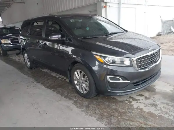 KNDMB5C15L6621796 2020 KIA SEDONA - Image 1
