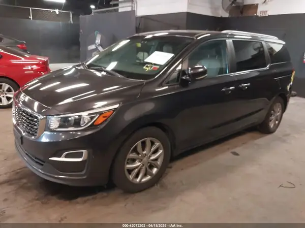 KNDMB5C15L6633043 2020 KIA SEDONA - Image 2