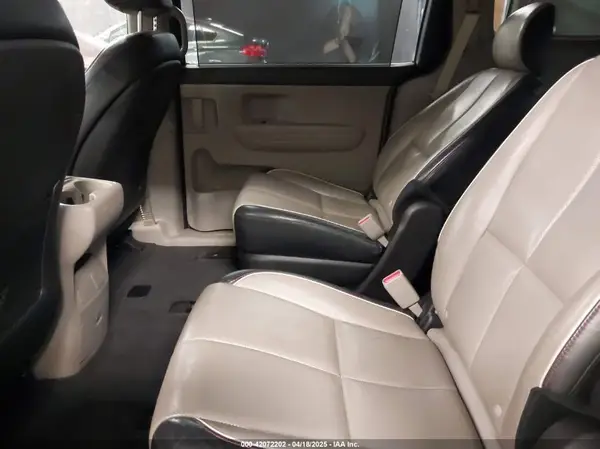 KNDMB5C15L6633043 2020 KIA SEDONA - Image 8