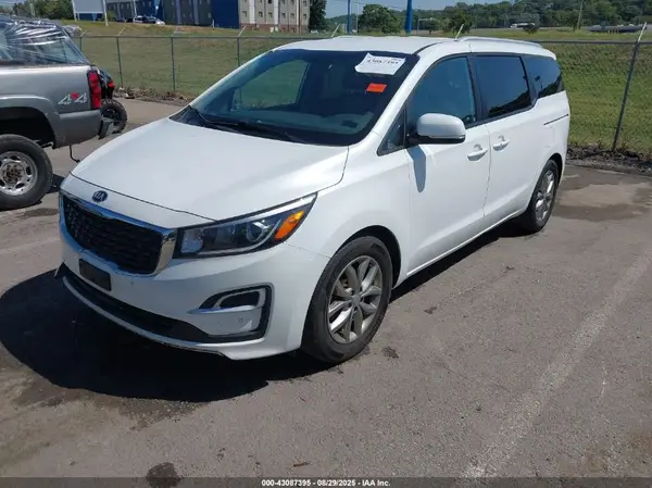 KNDMB5C15L6639053 2020 KIA SEDONA - Image 2