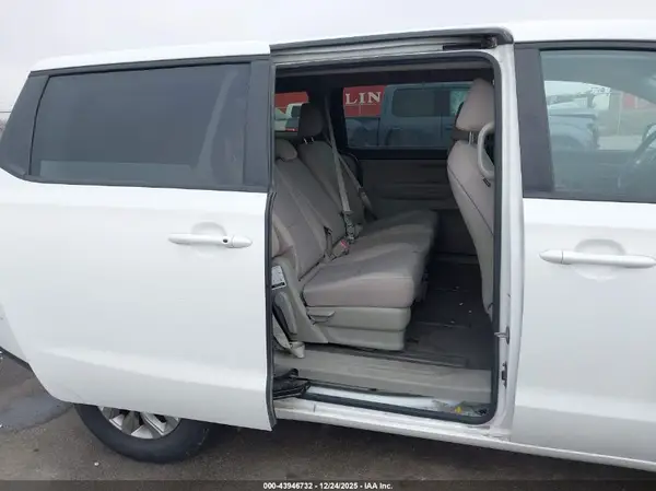KNDMB5C15M6662088 2021 KIA SEDONA - Image 8