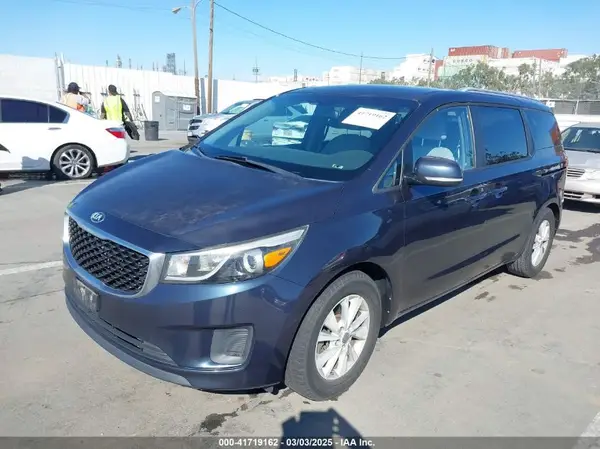 KNDMB5C16G6082434 2016 KIA SEDONA - Image 2
