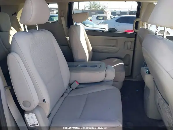 KNDMB5C16G6082434 2016 KIA SEDONA - Image 8