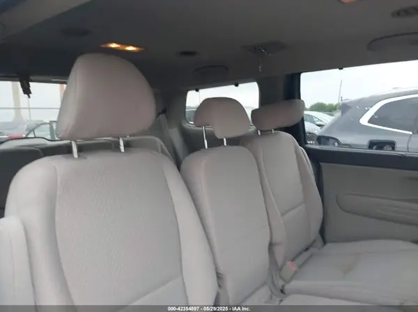 KNDMB5C16G6083471 2016 KIA SEDONA - Image 8