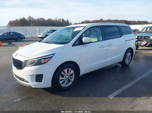 KNDMB5C16G6084832 2016 KIA SEDONA - Image 2