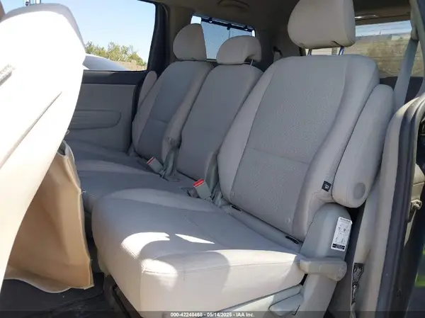 KNDMB5C16G6088895 2016 KIA SEDONA - Image 8