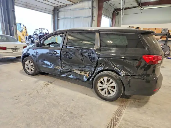 KNDMB5C16G6093482 2016 KIA SEDONA - Image 2