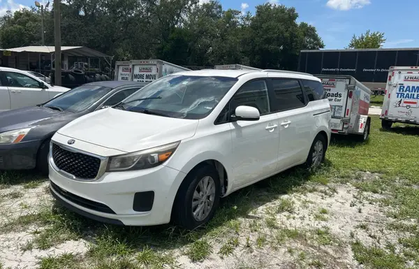 KNDMB5C16G6093966 2016 KIA SEDONA - Image 2