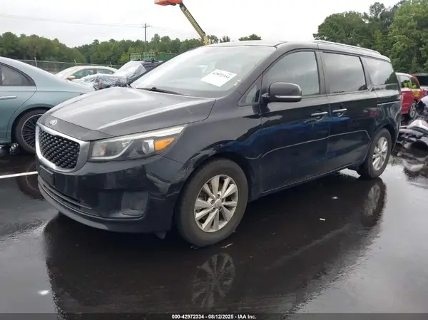 KNDMB5C16G6096527 2016 KIA SEDONA - Image 2