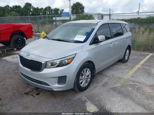 KNDMB5C16G6099654 2016 KIA SEDONA - Image 2