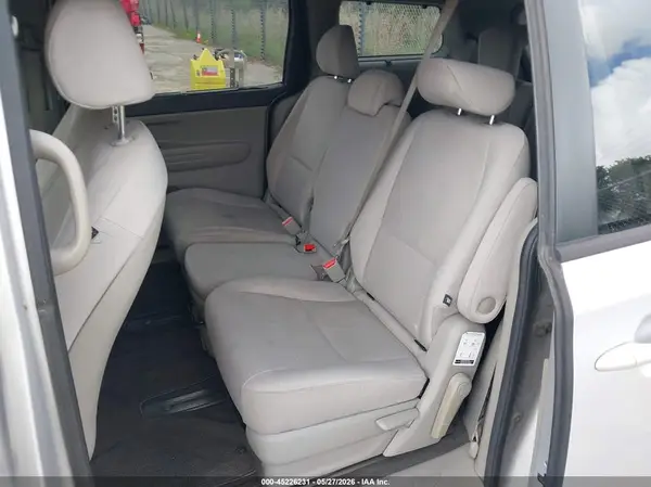 KNDMB5C16G6099654 2016 KIA SEDONA - Image 8