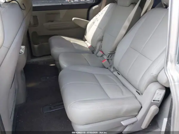 KNDMB5C16G6100835 2016 KIA SEDONA - Image 8