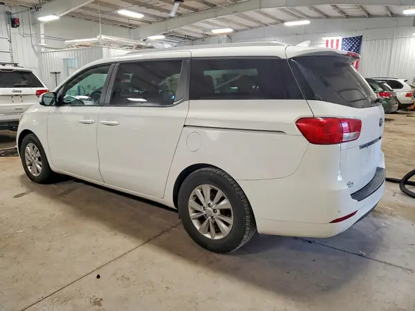 KNDMB5C16G6105825 2016 KIA SEDONA - Image 2