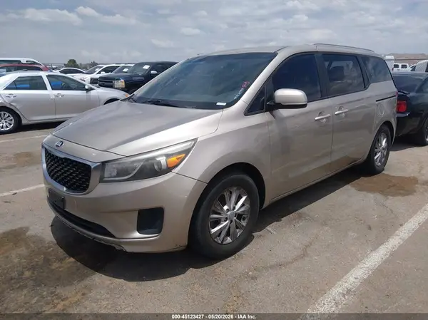 KNDMB5C16G6111026 2016 KIA SEDONA - Image 2