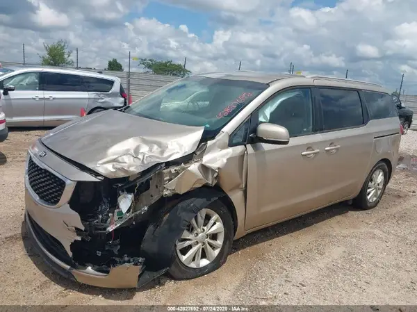 KNDMB5C16G6125217 2016 KIA SEDONA - Image 2