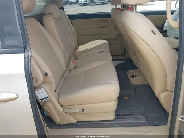 KNDMB5C16G6125217 2016 KIA SEDONA - Image 8