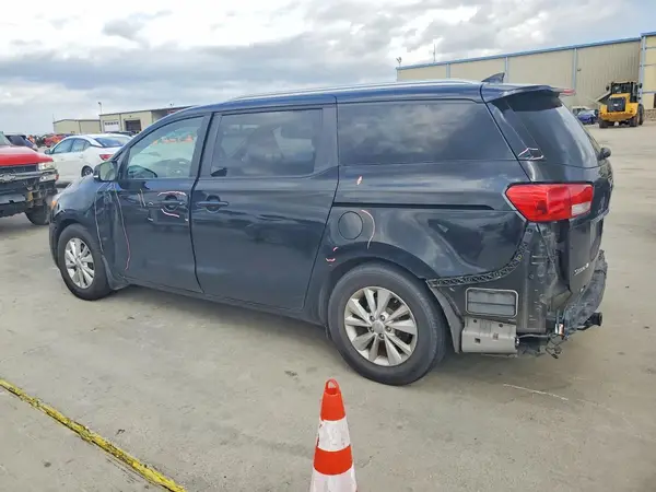 KNDMB5C16G6126304 2016 KIA SEDONA - Image 2
