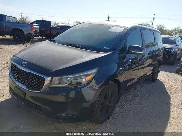 KNDMB5C16G6127985 2016 KIA SEDONA - Image 2