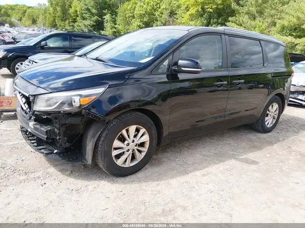 KNDMB5C16G6133818 2016 KIA SEDONA - Image 2