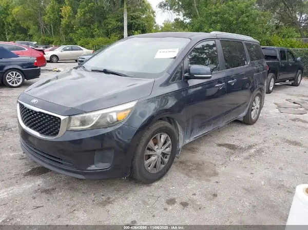 KNDMB5C16G6148979 2016 KIA SEDONA - Image 2