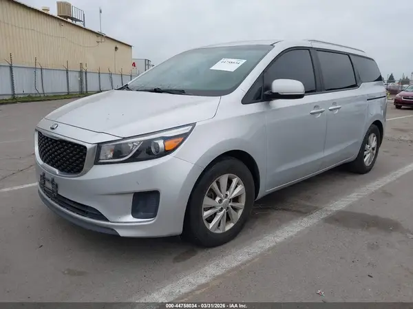 KNDMB5C16G6149209 2016 KIA SEDONA - Image 2