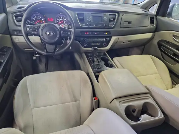 KNDMB5C16G6151655 2016 KIA SEDONA - Image 8