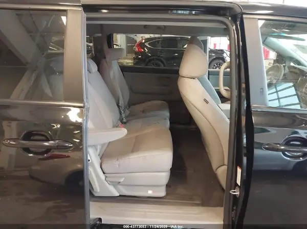 KNDMB5C16G6157214 2016 KIA SEDONA - Image 8