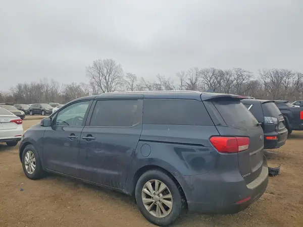 KNDMB5C16G6161733 2016 KIA SEDONA - Image 2