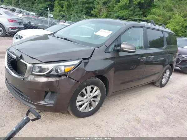 KNDMB5C16G6165894 2016 KIA SEDONA - Image 2