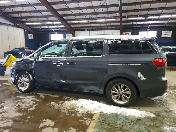 KNDMB5C16G6171730 2016 KIA SEDONA - Image 2