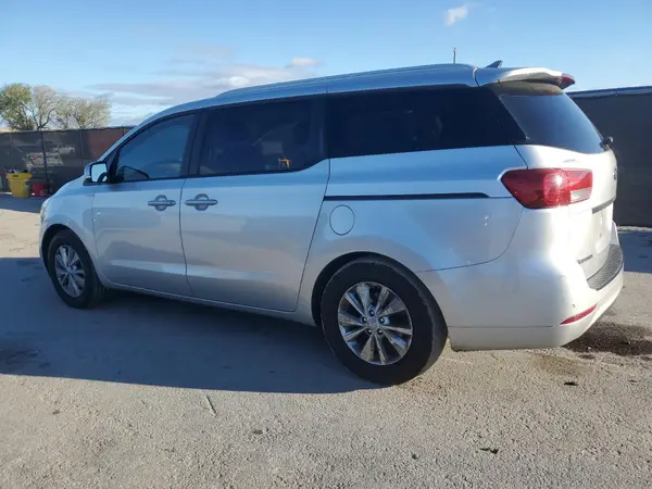 KNDMB5C16G6174188 2016 KIA SEDONA - Image 2
