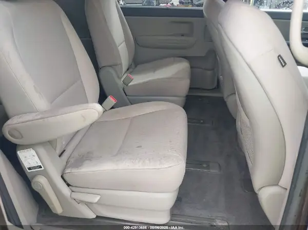 KNDMB5C16G6175826 2016 KIA SEDONA - Image 8