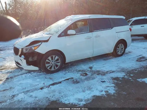 KNDMB5C16G6180542 2016 KIA SEDONA - Image 2