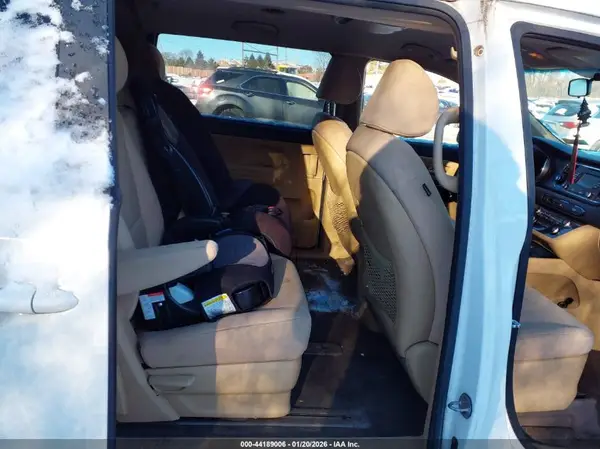 KNDMB5C16G6180542 2016 KIA SEDONA - Image 8