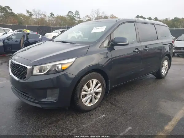 KNDMB5C16G6182825 2016 KIA SEDONA - Image 2