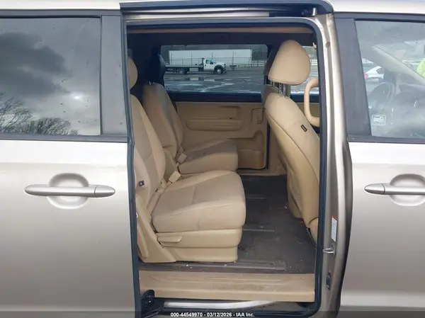 KNDMB5C16G6189449 2016 KIA SEDONA - Image 8