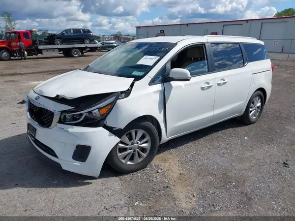 KNDMB5C16G6190021 2016 KIA SEDONA - Image 2