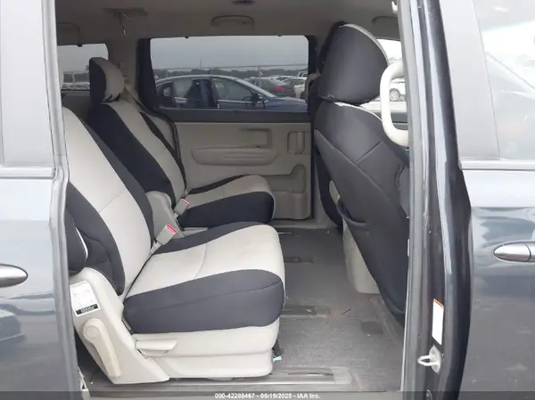 KNDMB5C16G6196725 2016 KIA SEDONA - Image 8