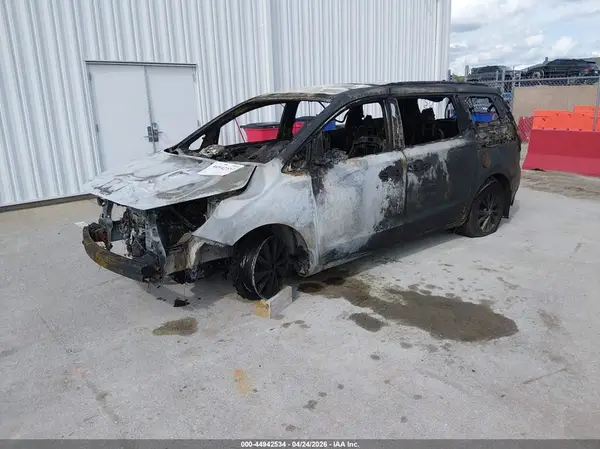 KNDMB5C16G6202832 2016 KIA SEDONA - Image 2