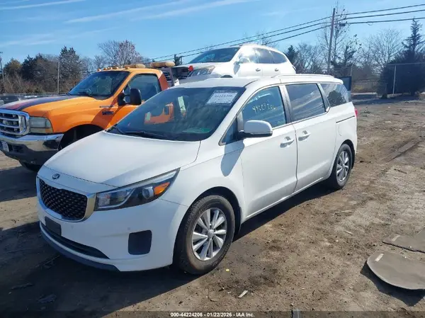 KNDMB5C16G6208727 2016 KIA SEDONA - Image 2