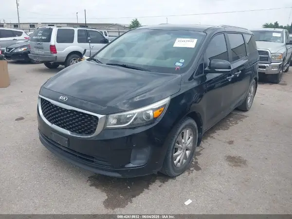 KNDMB5C16G6209246 2016 KIA SEDONA - Image 2