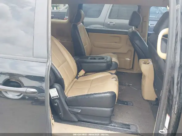KNDMB5C16G6209246 2016 KIA SEDONA - Image 8