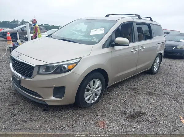 KNDMB5C16G6211434 2016 KIA SEDONA - Image 2