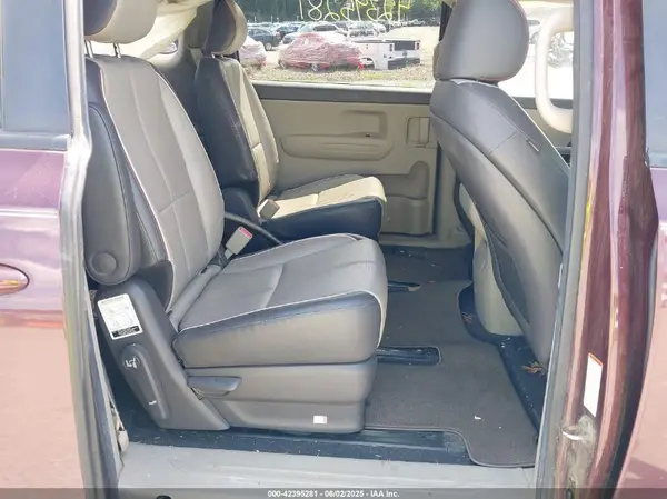 KNDMB5C16G6211594 2016 KIA SEDONA - Image 8